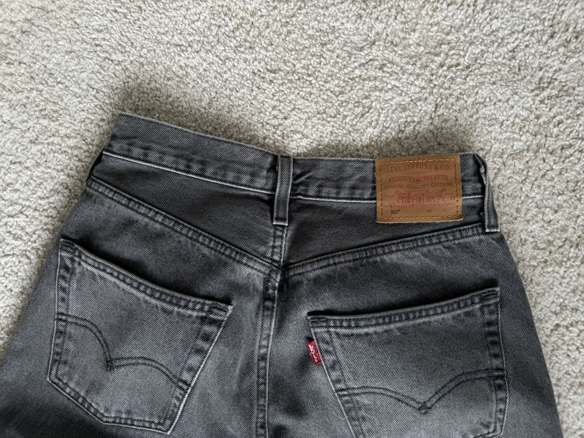 Levi's Jeans: Levi's 501 Jeans, Grösse W26 L32 – Nuovo (secondo la descrizione) da St. Moritz venduto da Dolly14 5