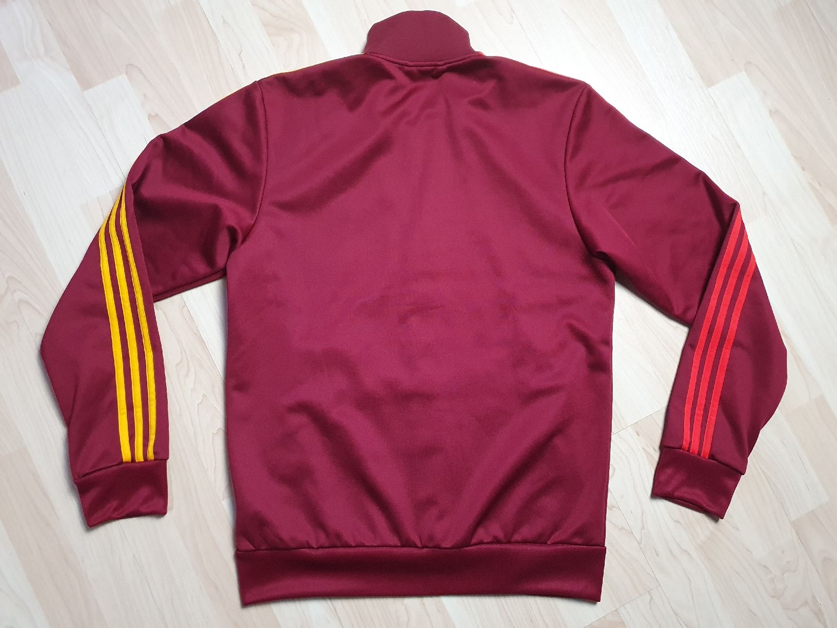 Adidas Giacche: Adidas 2020 Spanien Jacke Grösse M Neu – Nuovo (secondo la descrizione) da St. Gallen venduto da CaliSunshine 1