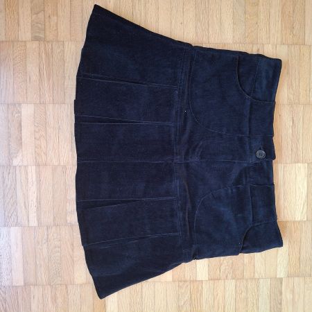 Jupe plissée noire, taille 36