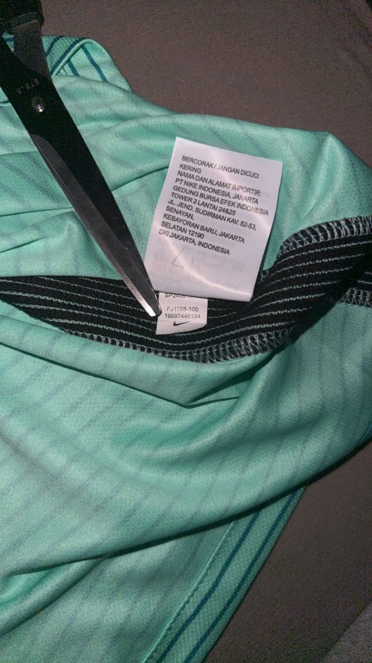 Nike Canottiere & Pantaloni: FC Barcelona Trikot Messi 10 – Nuovo (secondo la descrizione) da Bronschhofen venduto da leo_99hp 9