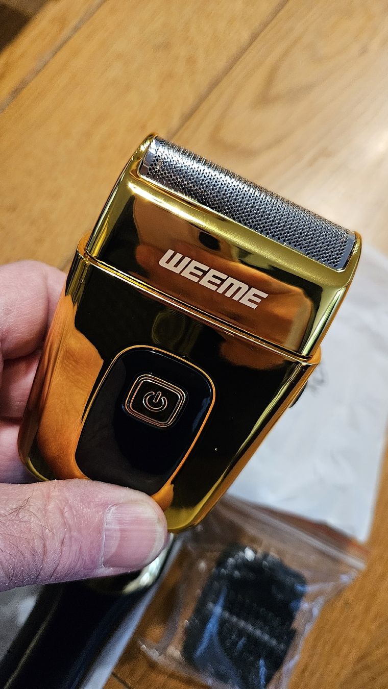 Prodotti per la cura & articoli per la pulizia: Set de tondeuses à barbe et à cheveux – Nuovo e nell'imballaggio originale da Bellevue venduto da tcheppe 1