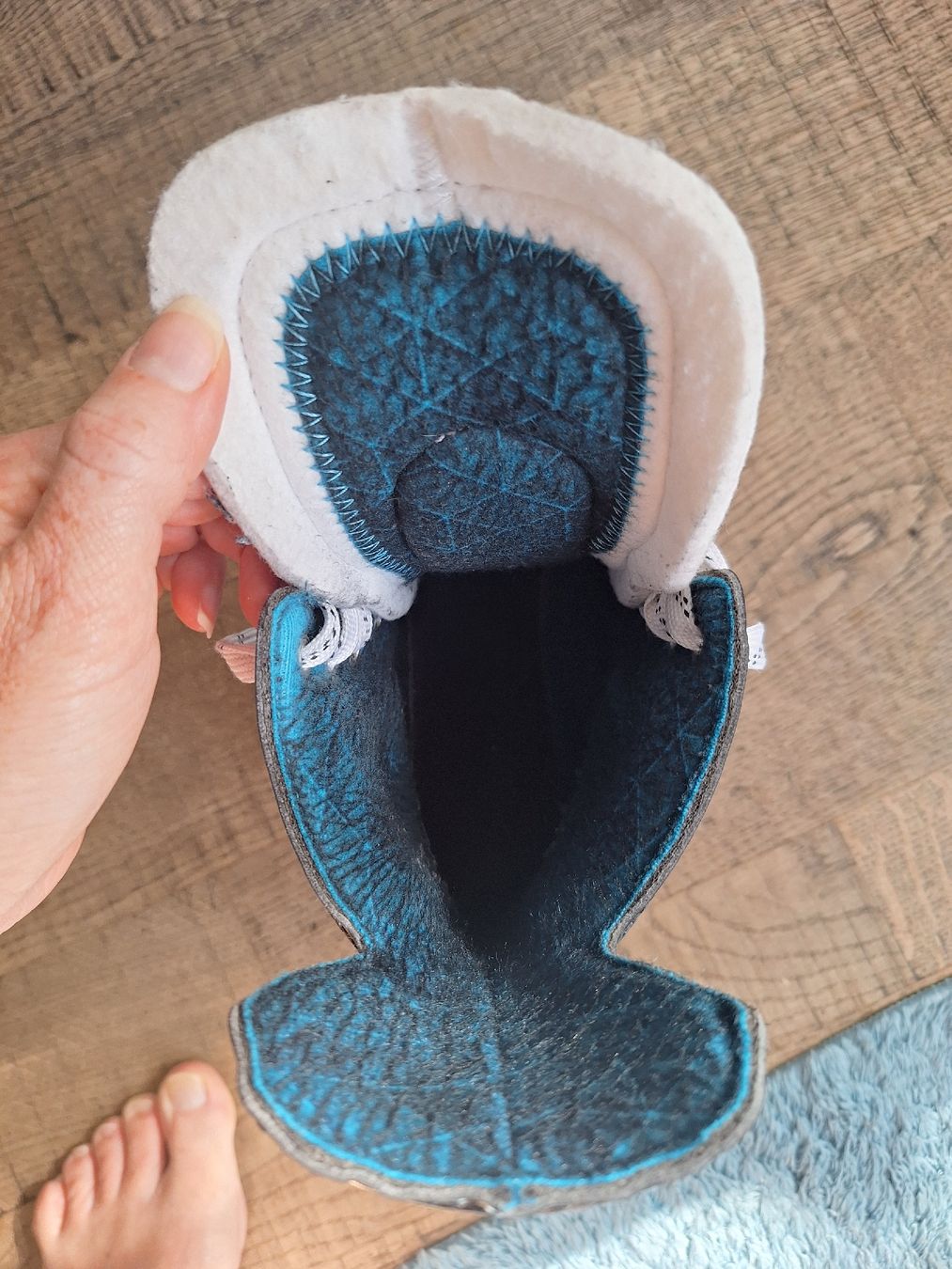 Bauer Pattini da ghiaccio: Bauer Schlittschuh Grösse 38.5 mit Kufenschutz – Usato da Trub venduto da MLSmash 3