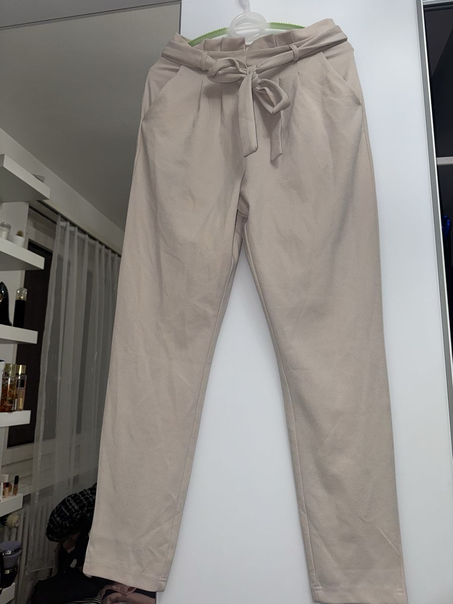 Pantaloni: Stoffhose von JDY, beige, Gr. M/32 – Nuovo (secondo la descrizione) da Pfäffikon ZH venduto da Tetu.33