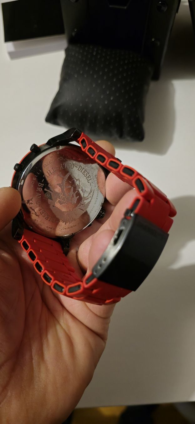 Diesel Orologi: montre diesel daddy 2.0 rouge – Nuovo (secondo la descrizione) da Réchy venduto da mikas4100 3