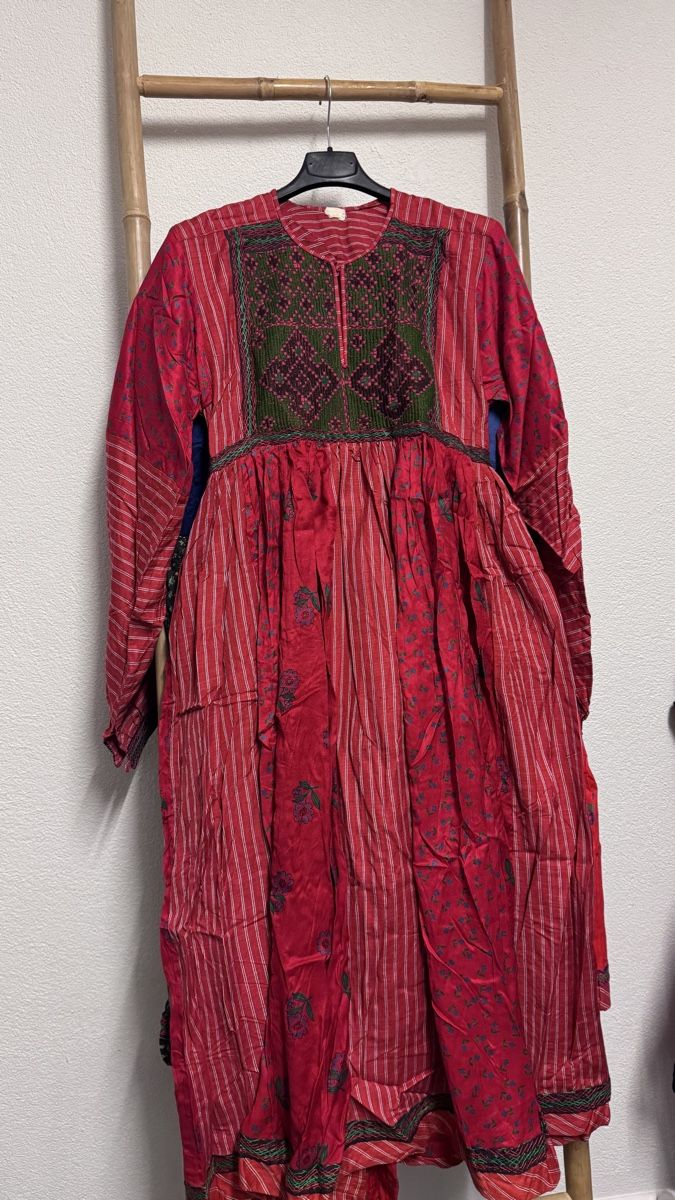 Kleider: Afghani dress – Neu (gemäss Beschreibung) aus Olten von Saayis