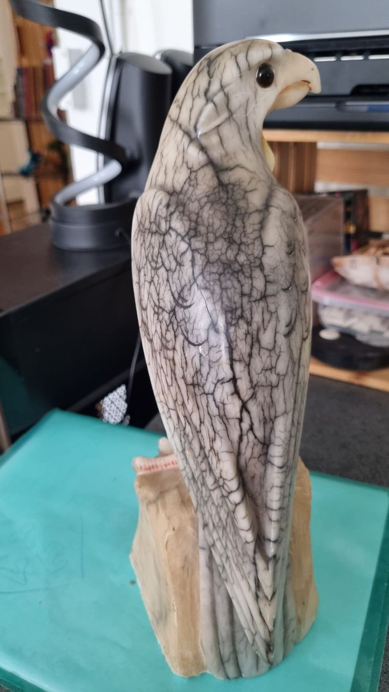 Statuette: Aigle en albâtre – Usato da La Chaux-de-Fonds venduto da mikilo1 1