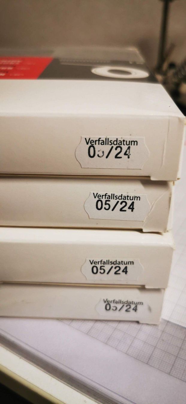 Nastri decorativi: 4x KLETTBAND SELBSTKLEBEND – Nuovo e nell'imballaggio originale da Dinhard venduto da nafnaf91 1