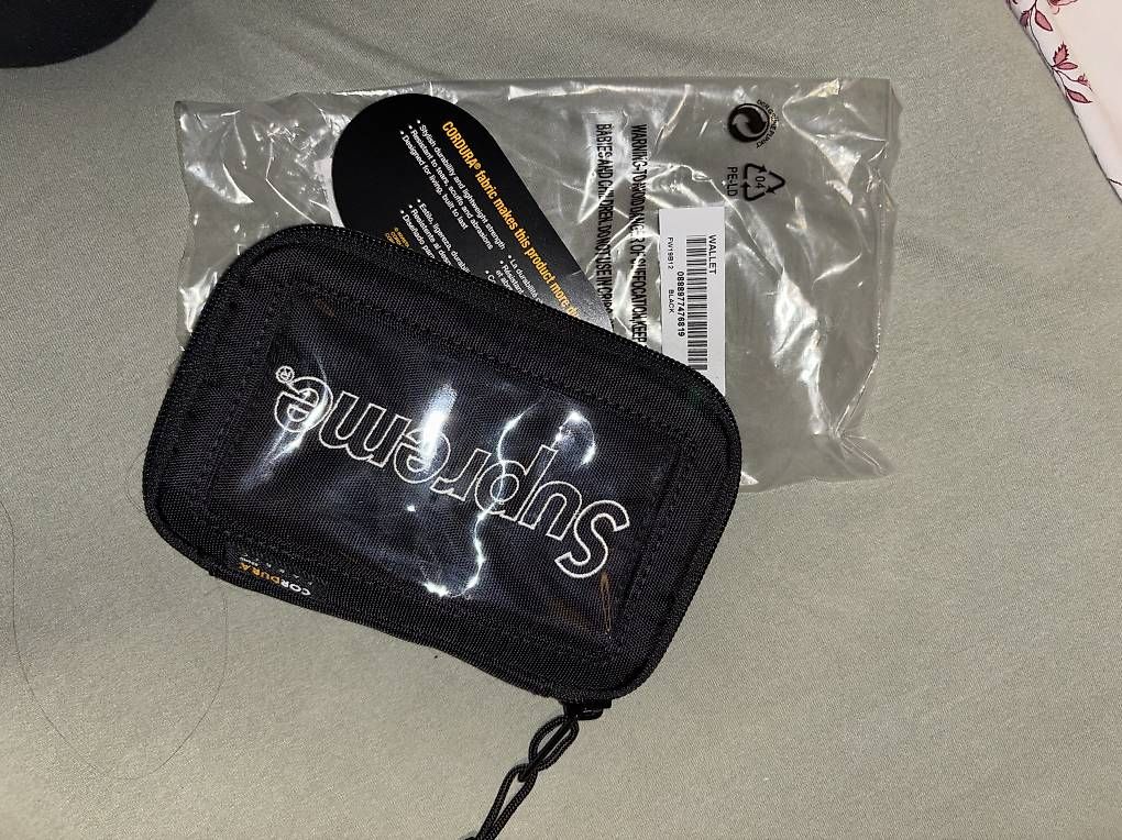 Brieftaschen: Supreme Wallet FW19 Cordura – Gebraucht aus Bichelsee von hubraum_