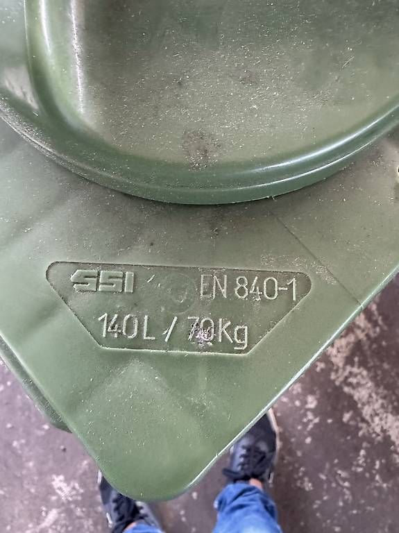 Autres articles bureau & commerces: Grüne Abfall Container  – D'occasion à Frauenfeld par KelvinG 3