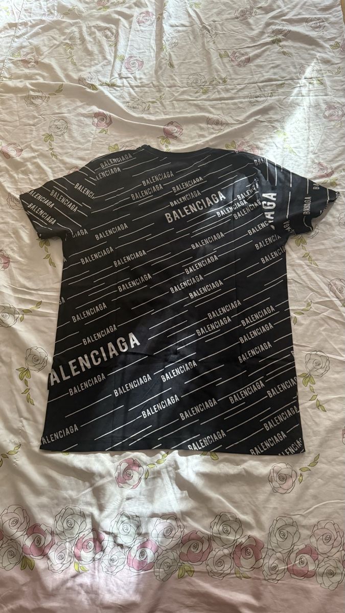 Balenciaga T-shirt: T-shirt balenciaga – Nuovo (secondo la descrizione) da Biel/Bienne venduto da glaewynnshop 2
