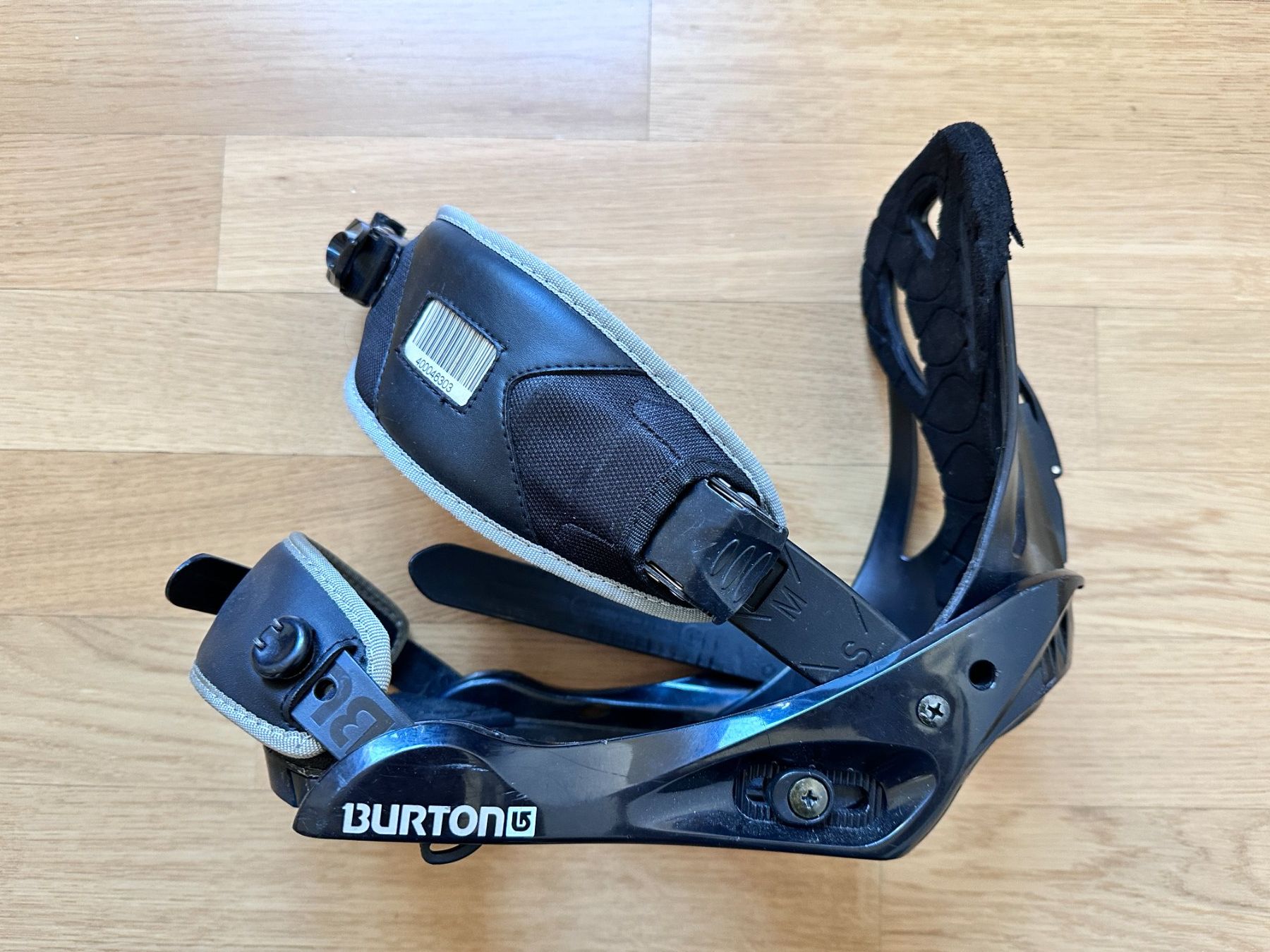 Board: Fixations snowboard Burton Progression, taille SM – Usato da Sorengo venduto da Littman