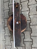 Alte Holzrolle, massive Bauart, Scheibe Ø 25cm, antik