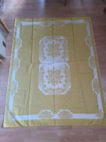 schöne grosse gelbe Tischdecke