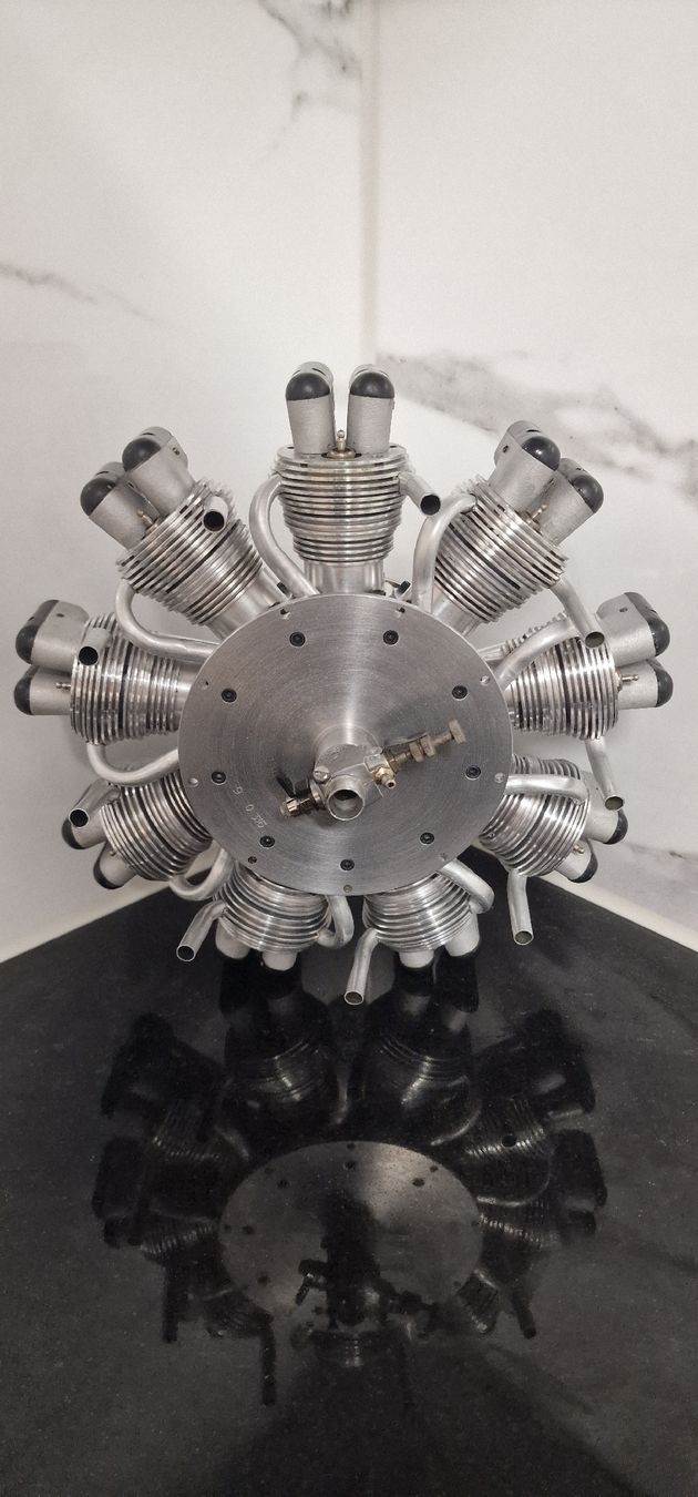 Modellismo RC: Technopower C Serie 9 Zylinder Sternmotor Flugmotor – Usato da Rorschacherberg venduto da proudschweiz 2