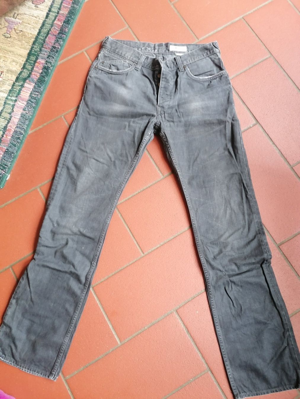 H&M Jeans: Jeans  Mann dunkelgrau – Usato da Bedigliora venduto da Dolcezza0 1
