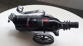 Weinflaschen Halter als Kanone