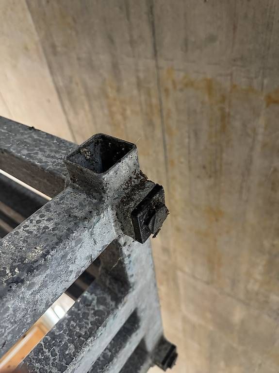 Scaffali: Handgefertigtes Kaminholzregal – Usato da Zollikerberg venduto da sop_p82l 4