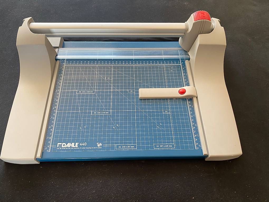 Sonstiger Bürobedarf: Rogneuse massicot trancheuse  – Gebraucht aus Puplinge von Willi1203