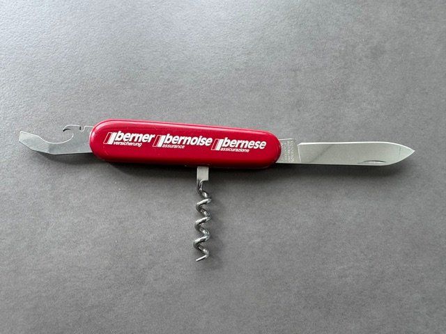 Victorinox Coltelli tascabile: VICTORINOX Taschenmesser Berner Versicherung – Usato da Honau venduto da sainj