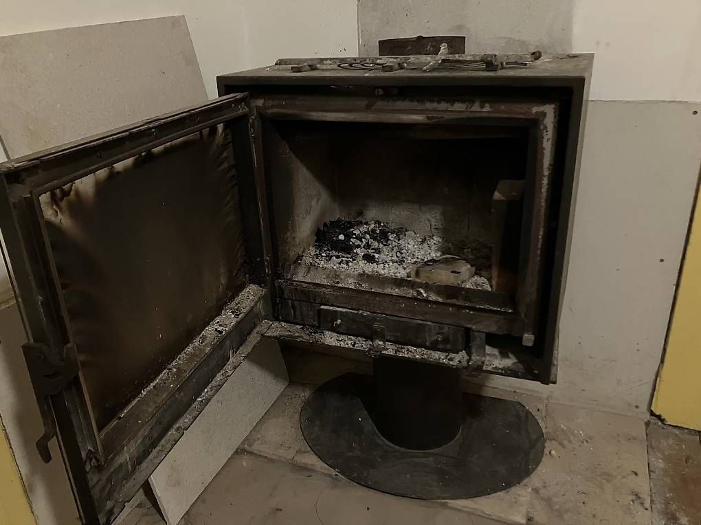 Stufe caminetto: Poêle moderne cube  – Usato da Collex venduto da loga04 4