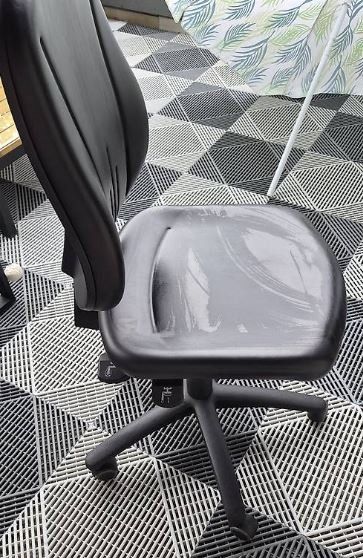 Stühle: Bürostuhl – Gebraucht aus Lachen SZ von portbrin 1