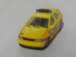 WIKING  07104  VW POLO  NOTARZT  1:87  UNBESPIELT