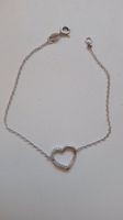 Silber Armband (925) mit Herzanhänger und Zirkonia Steinen