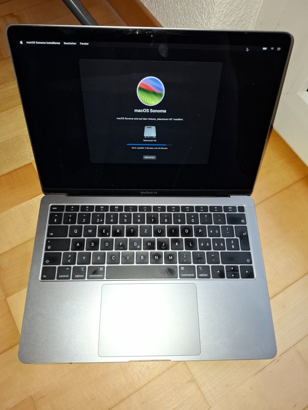 Apple Notebook: MacBook Air 2018 (Intel Core i5; Sonoma) – Usato da Liebefeld venduto da Fireball85