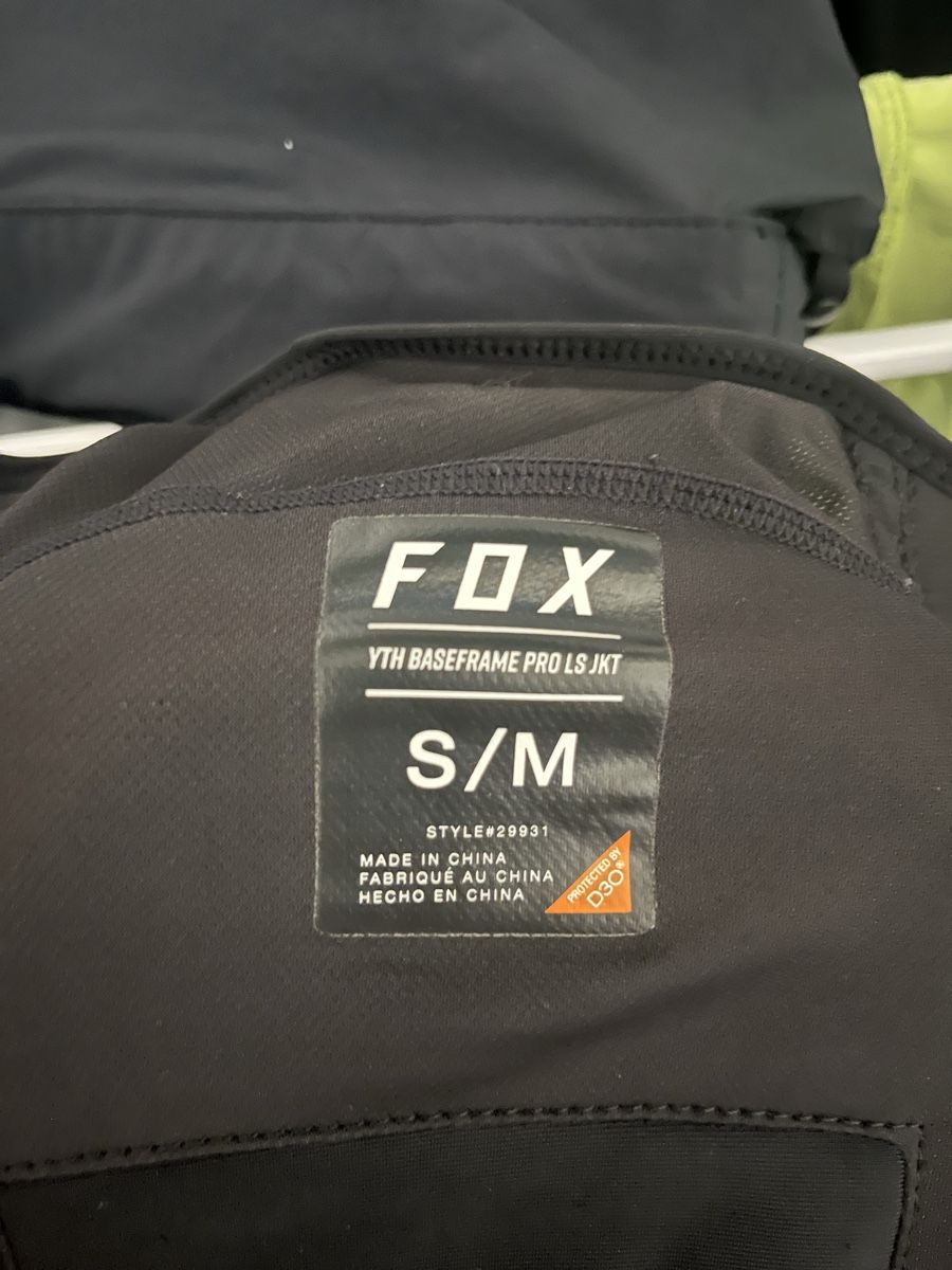 Fox Schutz & Schoner: Protektorjacke FOX YTH Baseframe Pro LS, Taille S/M – Gebraucht aus Villarepos von cin_kpy8 4