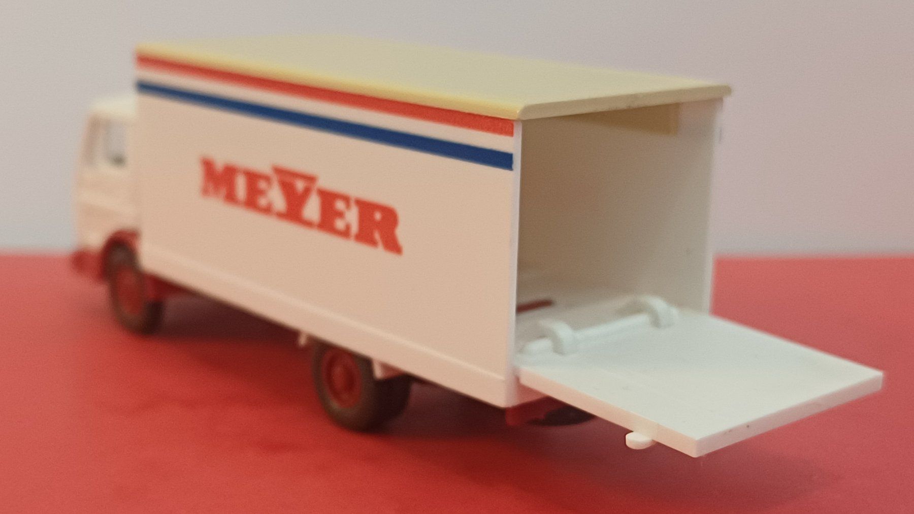 Wiking Modellini d'auto: Mercedes 1017 "Meyer" von Wiking – Usato da Uznach venduto da Katinka83 2