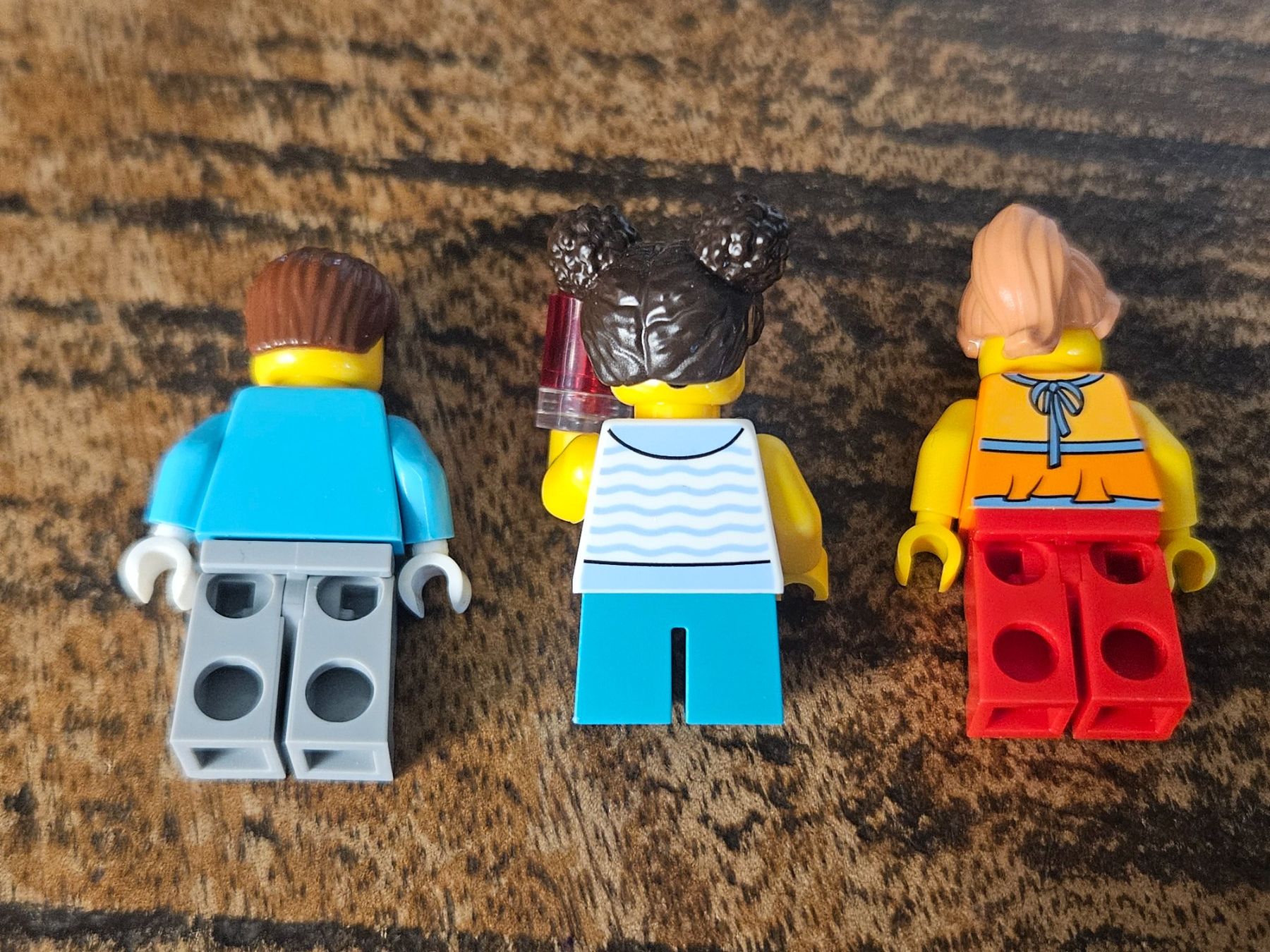 Lego Kit di costruzioni: lego lot de 3 figurines – Usato da Confignon venduto da Ecrofigs 1