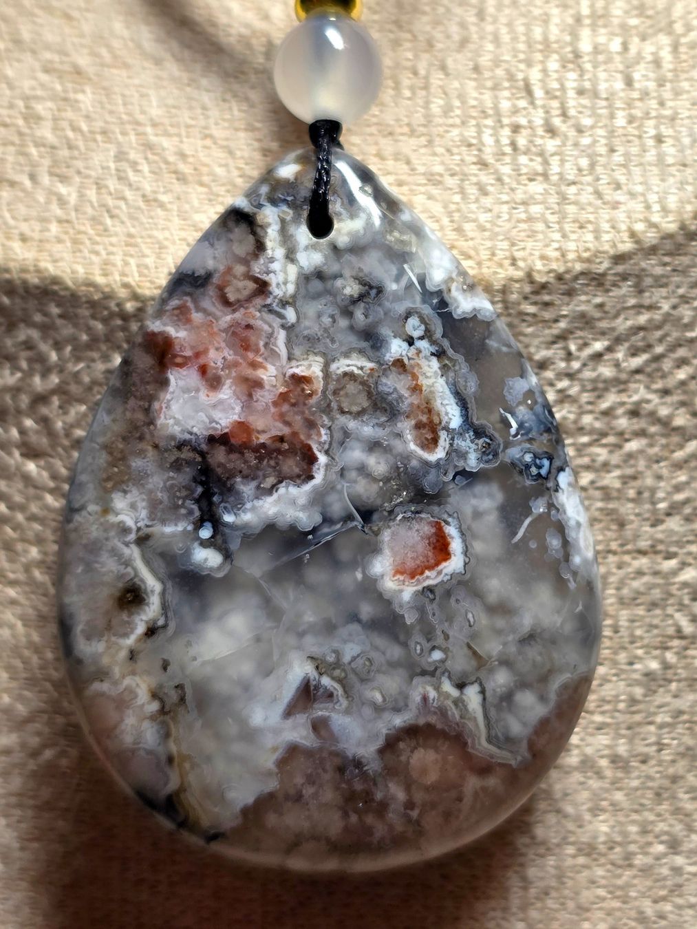 Minerali & Pietre curative: Top Achat Anhänger mit Kordelkette – Nuovo e nell'imballaggio originale da Matzingen venduto da Shay_Crystalz 1