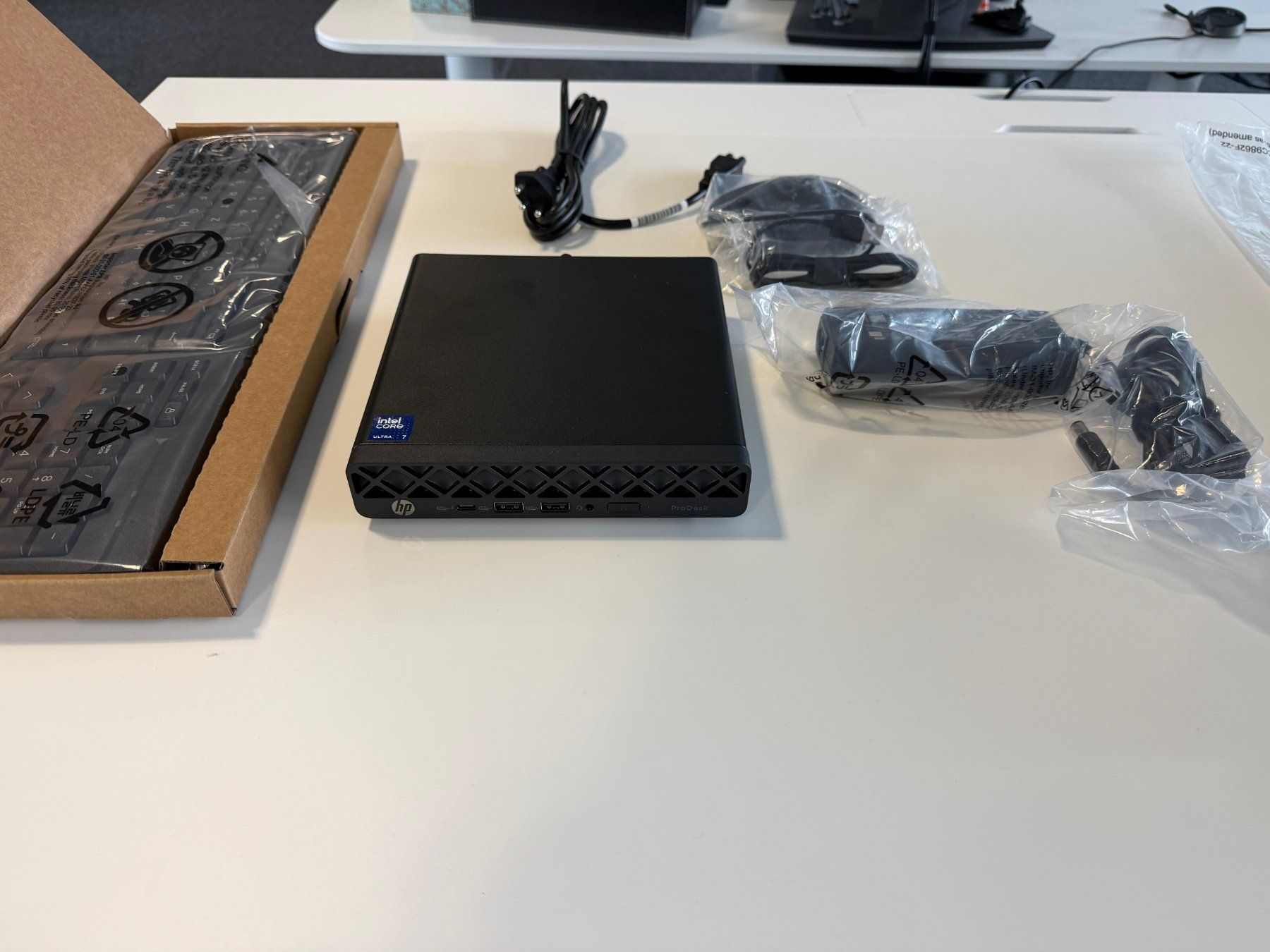 Hewlett Packard PCs: HP ProDesk 4 Mini G1i Desktop AI PC – Neu und originalverpackt aus Lenzburg von Smilery 3