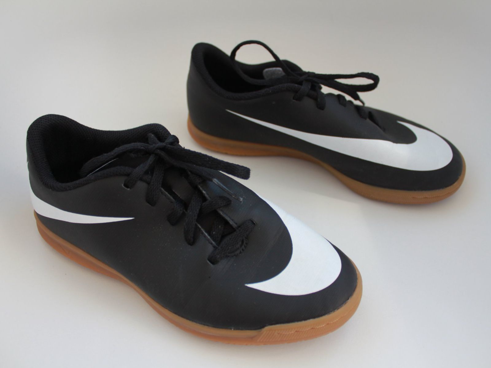 Nike Scarpe per ragazzi: Chaussures de football Nike t. 36 – Usato da Peseux venduto da Gilloss 2