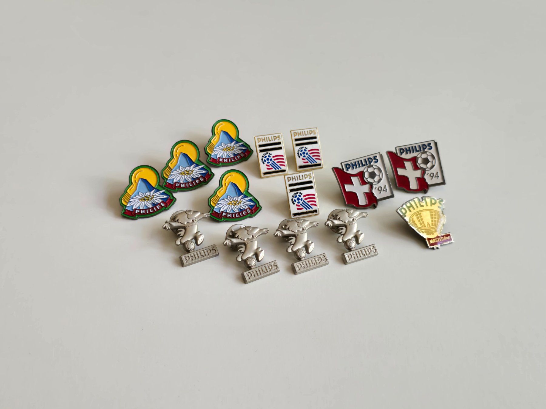 Placchette & Badge: 14 Pins PHILIPS – Usato da Dättlikon venduto da Wundertuete_