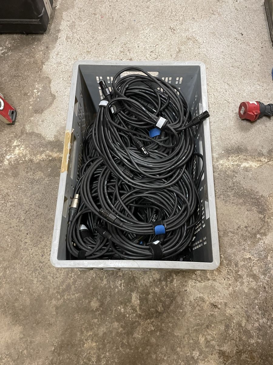 Cavi: Cassetta cavi dmx 5p varie lunghezze – Usato da Quinto venduto da space90
