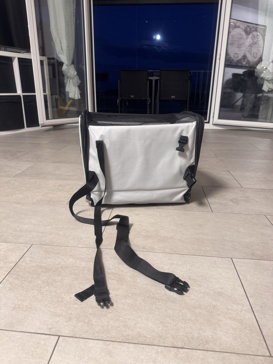 Liege- & Schlafplätze: Hunde/Katzentransportbox – Gebraucht aus Meikirch von sjo1990 2