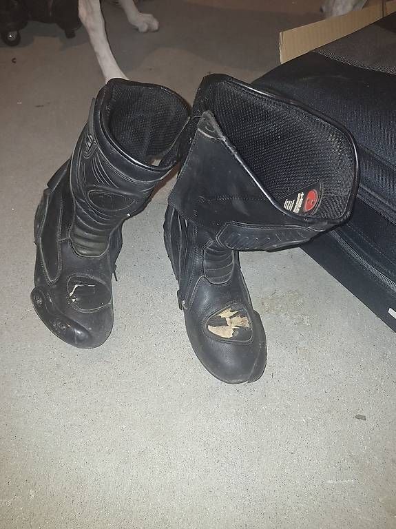 Scarpe da uomo: Motorradstiefel – Usato da Lyssach venduto da KathrinM02 1