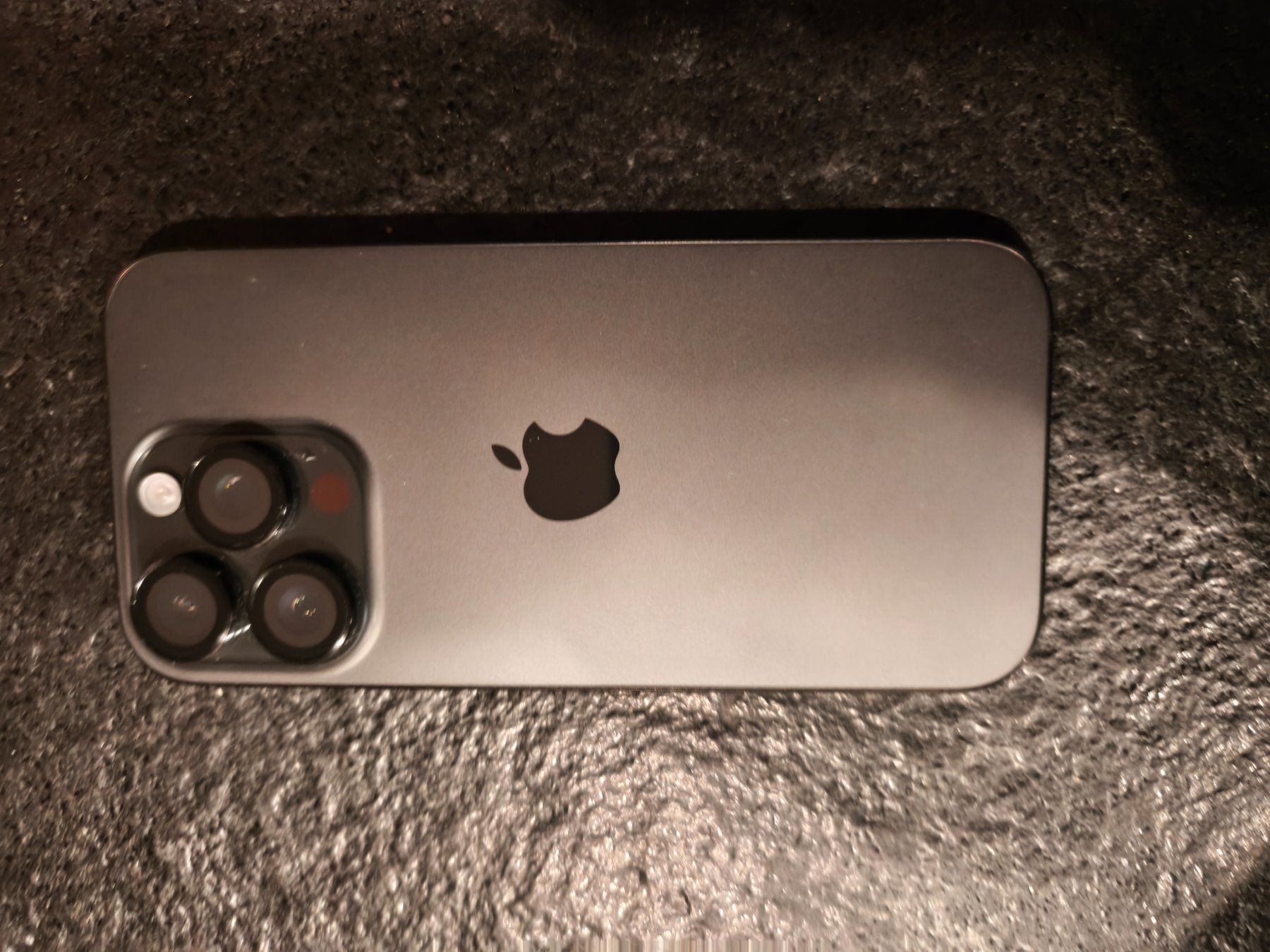 Apple Telefoni cellulari / Smartphones: iPhone 16 Pro 512Gb – Usato da Chavannes-des-bois venduto da flo_28ky 3