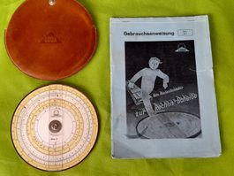 LOGA Rechenscheibe mit Gebrauchsanleitung und Leder Etui