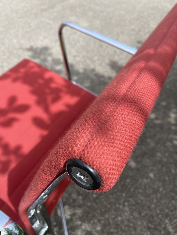 VITRA EA107 - in Rot 3