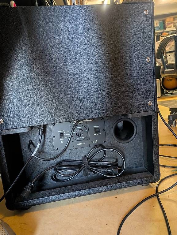 Mesa Boogie Amplificatori: Mesa Boogie Walkabout Basscombo  Scout 15 – Usato da Pratteln venduto da dado1972 2