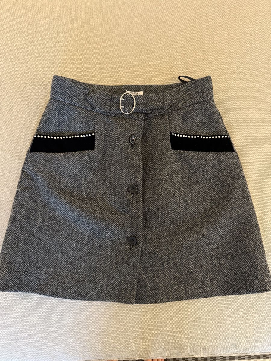 Miu Miu Röcke: Miu Miu Skirt, IT Size 42, Never Worn – Neu (gemäss Beschreibung) aus Zollikon von dea_ct8v