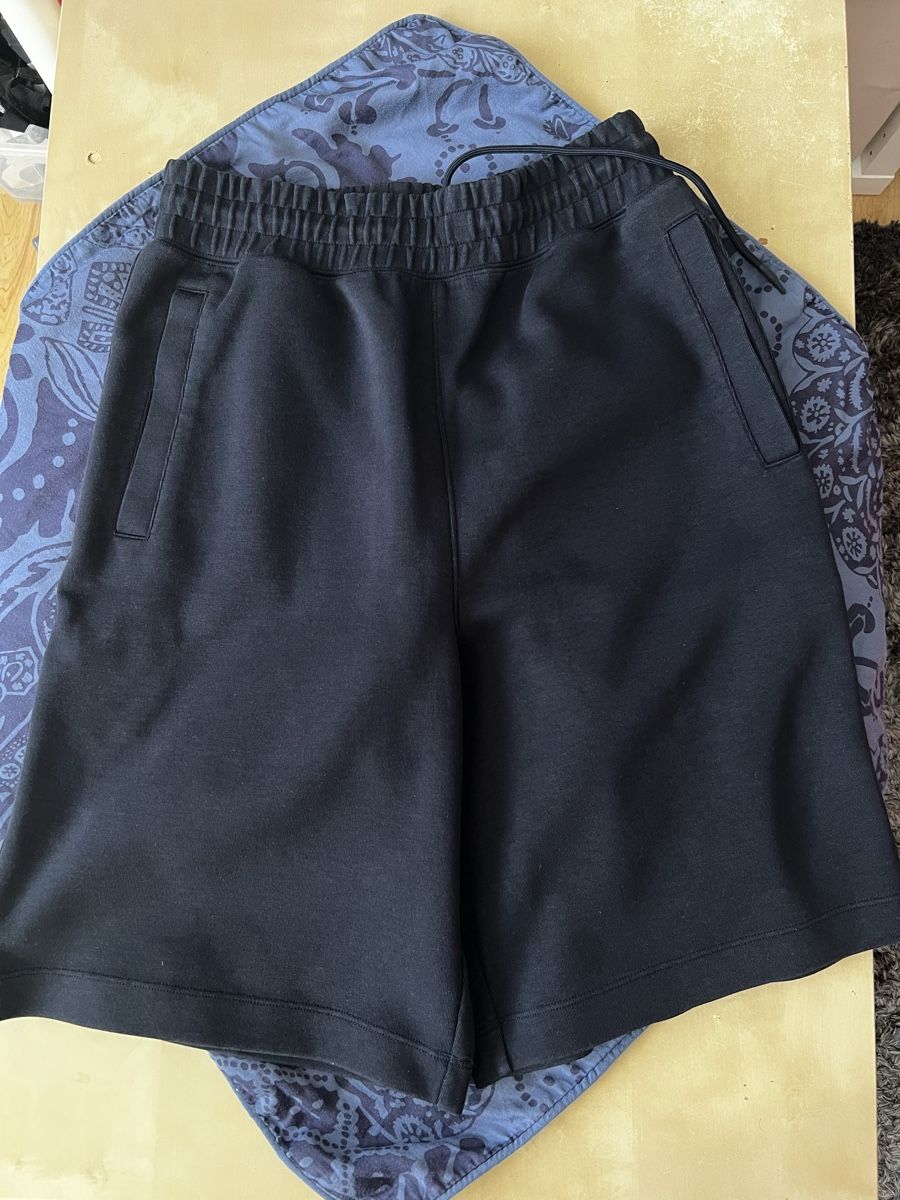 Uniqlo Pantaloni: Uniqlo Shorts – Usato da Baden venduto da maj_wv7b
