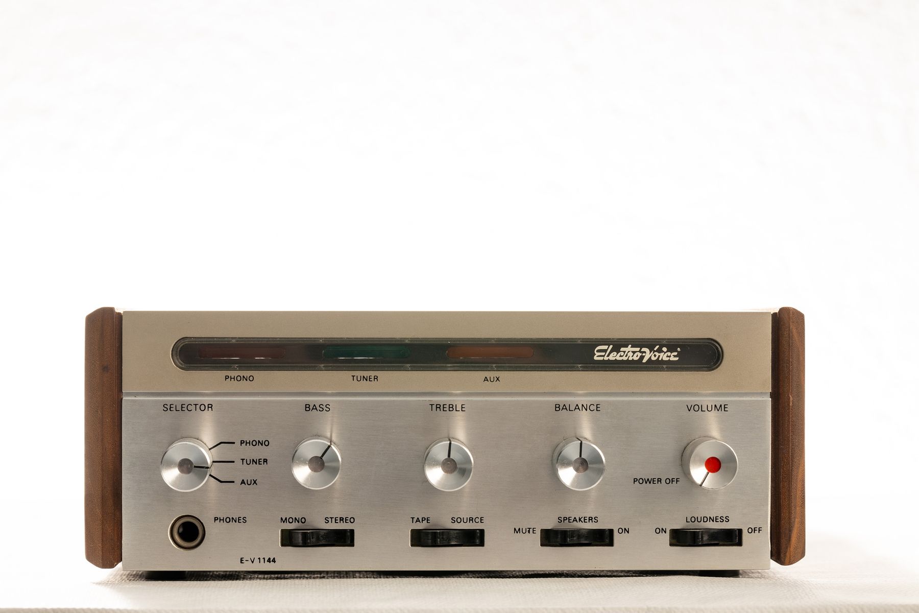 Electro-voice Amplificatori: ElectroVoice E-V 1144 amplificateur compact révisé – Usato da La neuveville venduto da Madmax1979 1