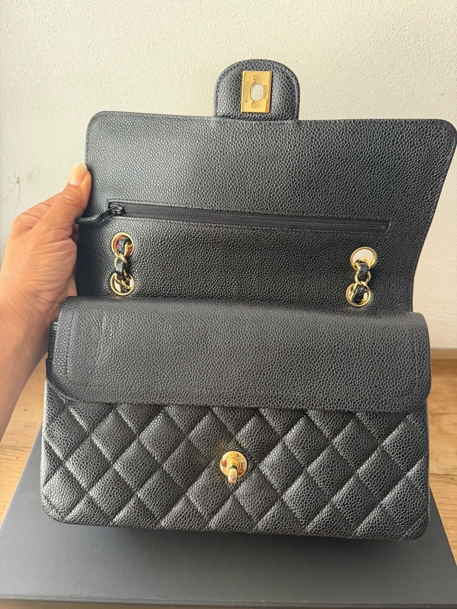 Chanel Borse da donna: Chanel Classic Timeless Medium Double Flap Black Caviar – Usato da Münchenstein venduto da watchpatrol 7
