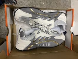 Baskets JISI gris et blanc, neuf,