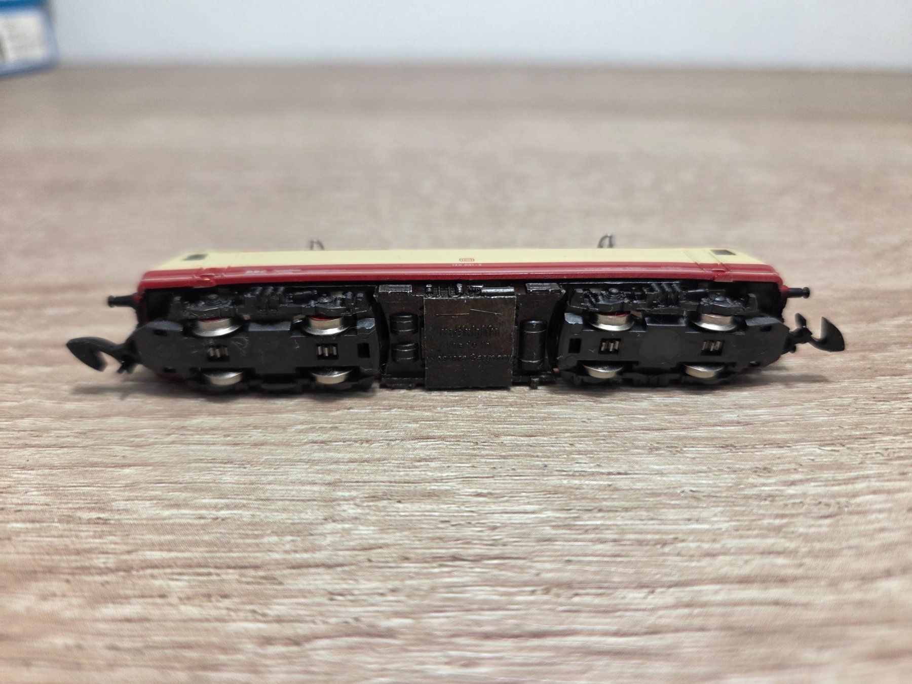 Märklin Modellini di ferrovie: Märklin Z E-Lok BR 120 DB – Usato da St-Aubin-Sauges venduto da Lo_Go 4