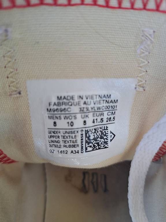 Scarpe da uomo: Bottes hiver + converses neuves – Usato da Lausanne venduto da her_p66f 2