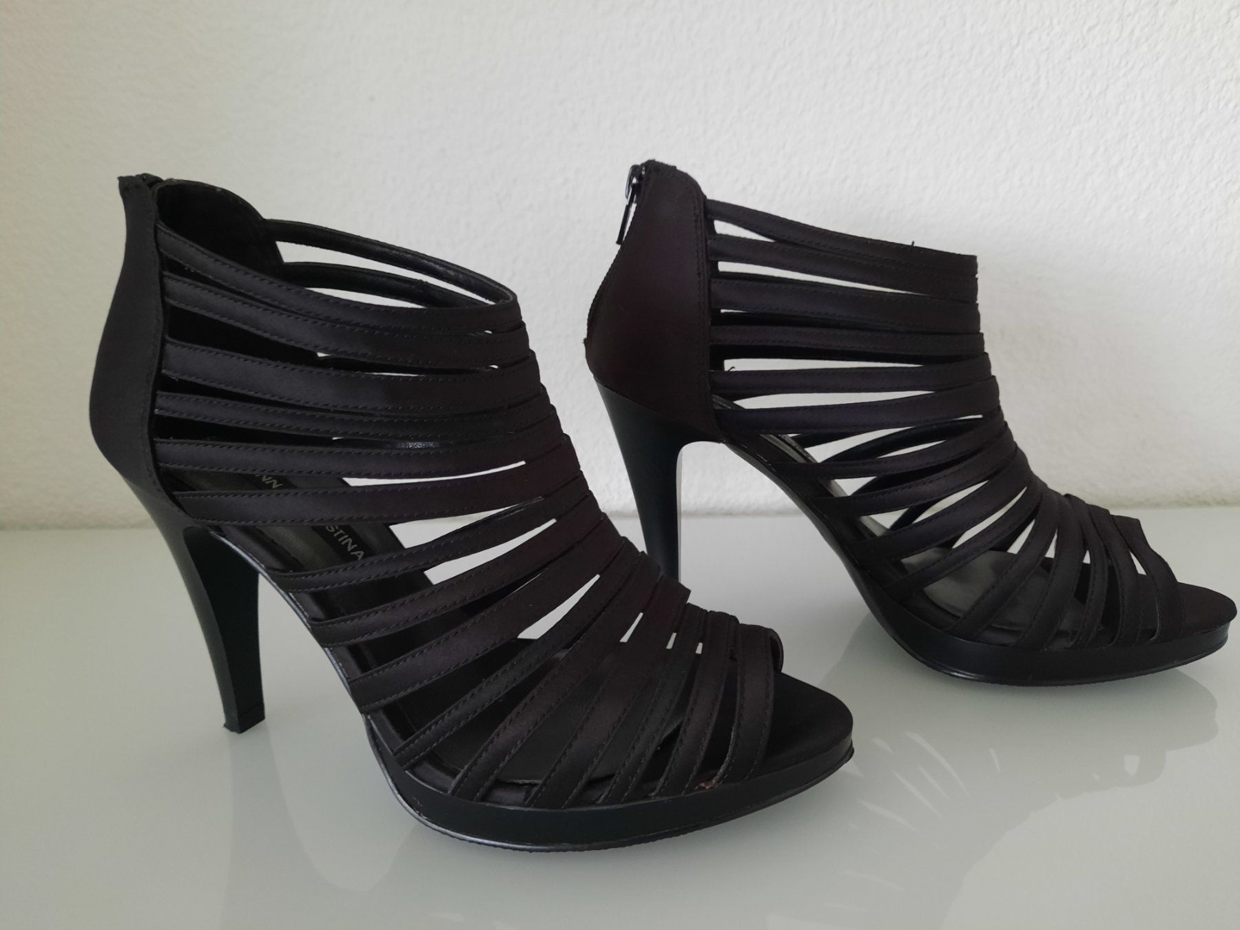Damenschuhe: Riemchen-Sandale Satin schwarz Gr. 37 NEU – Neu (gemäss Beschreibung) aus Dörflingen von Palmetto